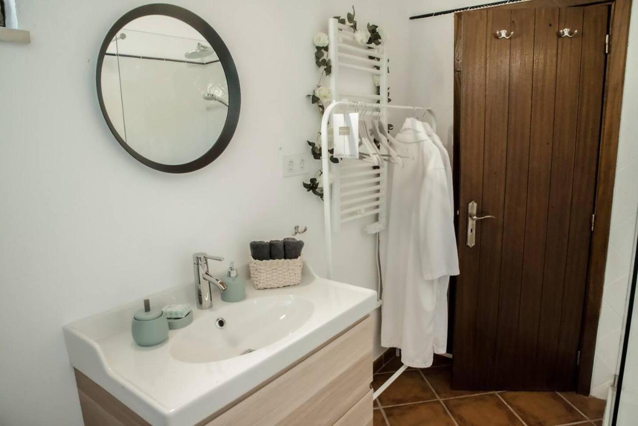 Cosy Farmhouse Quinta Da Eira 140 Years Old โลว์เล ภายนอก รูปภาพ